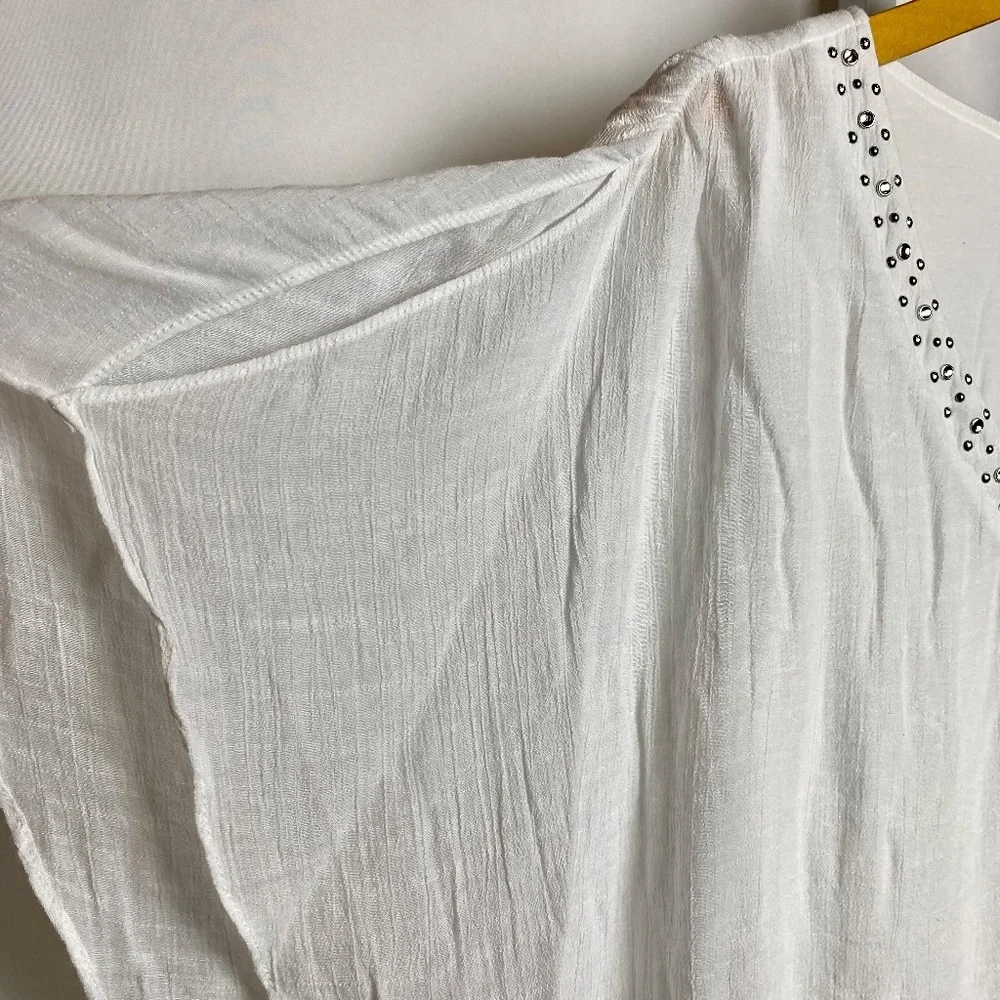 JM Collection Womenʻs White Embellished V-Neckline Flowy Poncho Top Large